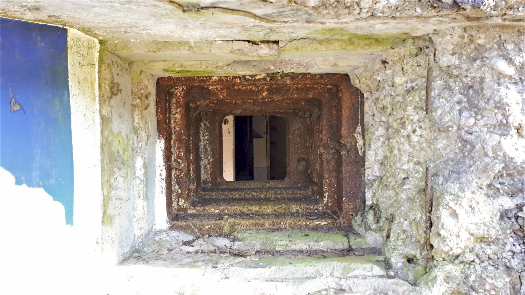 Ligne Maginot - GUNSTHAL FERME EST - (Blockhaus pour arme infanterie) - Détail du créneau - Gregory Fuchs