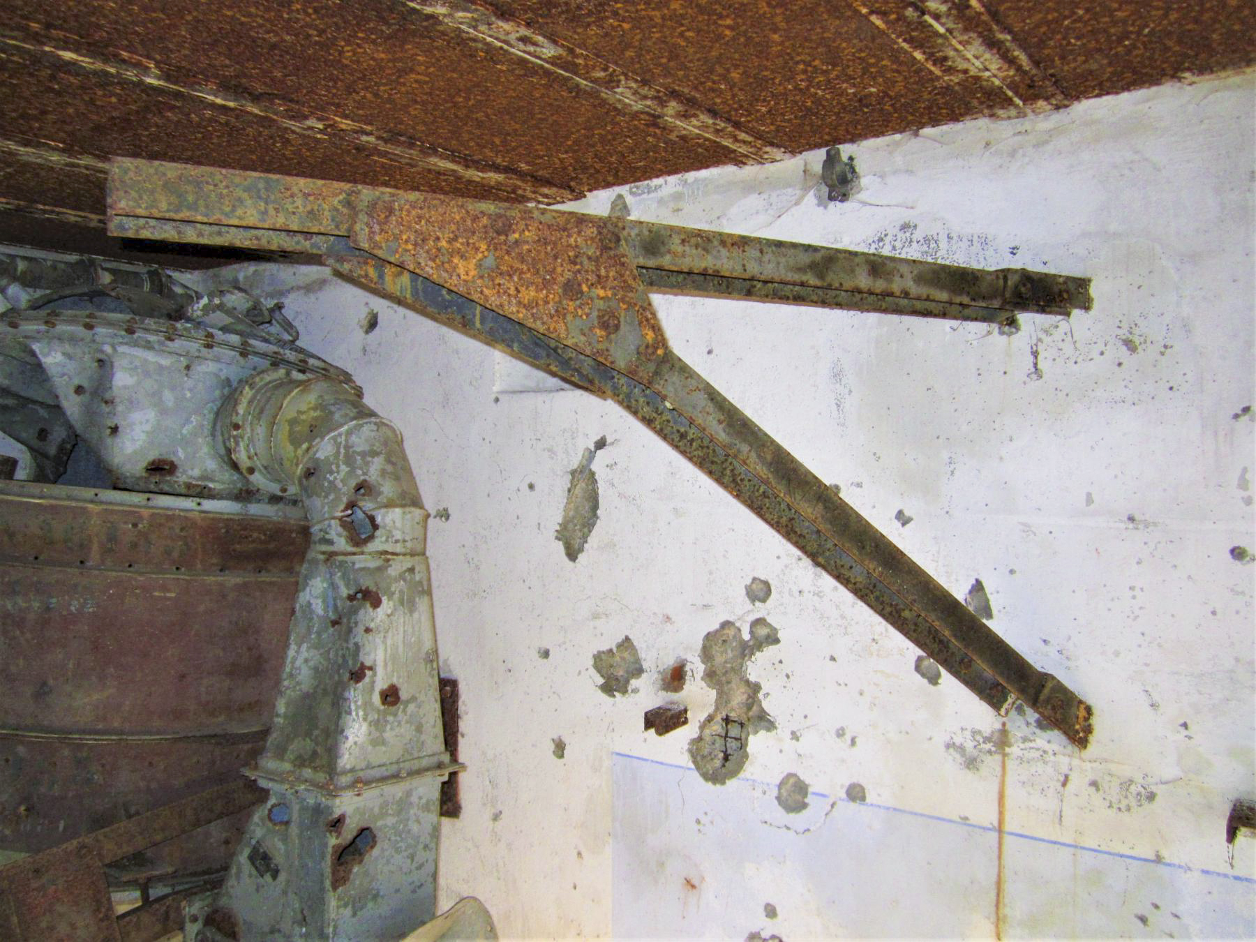 Ligne Maginot - GUNSTHAL FERME EST - (Blockhaus pour arme infanterie) - Support (ventilation ?) - Gregory Fuchs