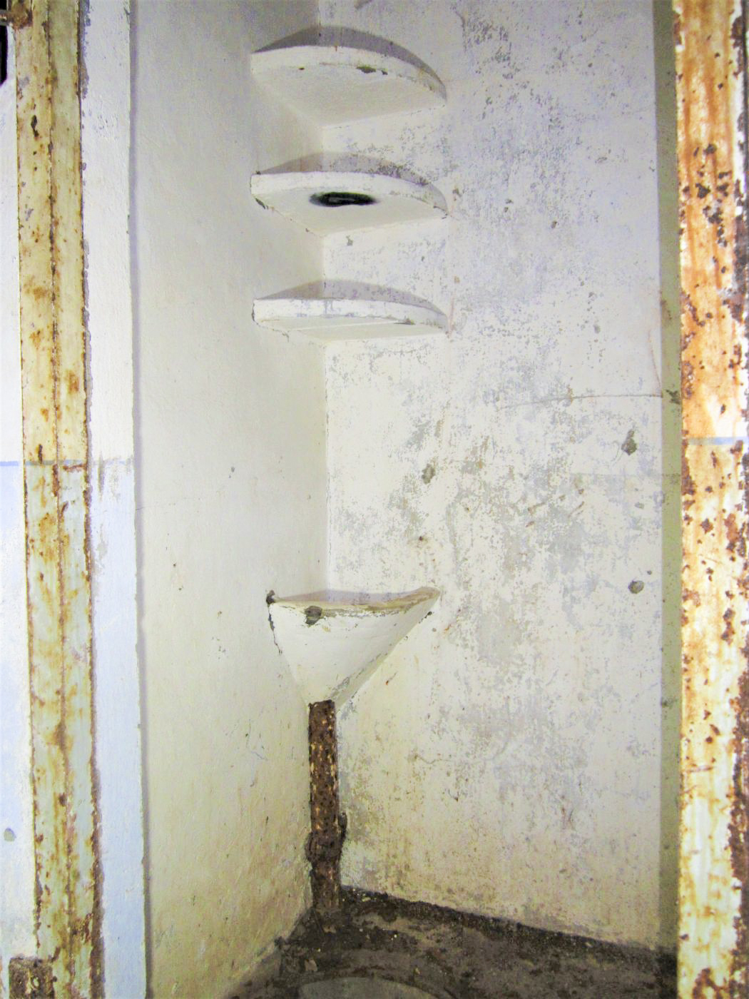 Ligne Maginot - GUNSTHAL FERME EST - (Blockhaus pour arme infanterie) - Latrines - Gregory Fuchs