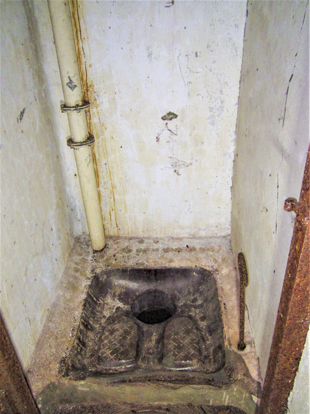 Ligne Maginot - GUNSTHAL FERME EST - (Blockhaus pour arme infanterie) - Latrines - Gregory Fuchs