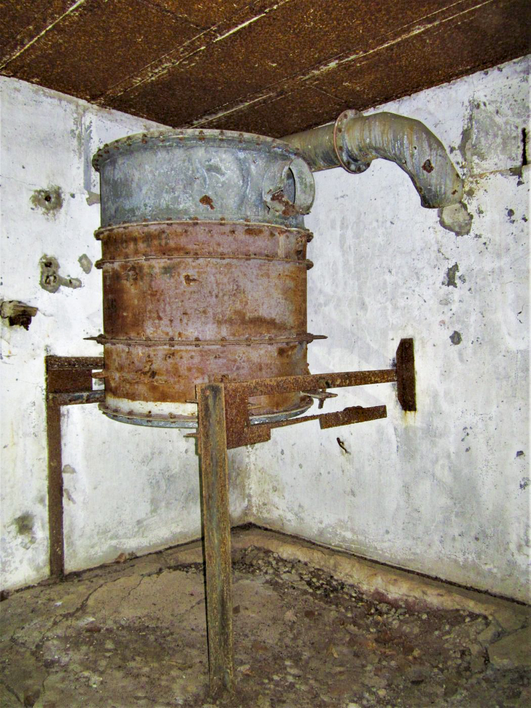 Ligne Maginot - GUNSTHAL FERME OUEST - (Blockhaus pour arme infanterie) - Filtre du système de ventilation - Gregory Fuchs