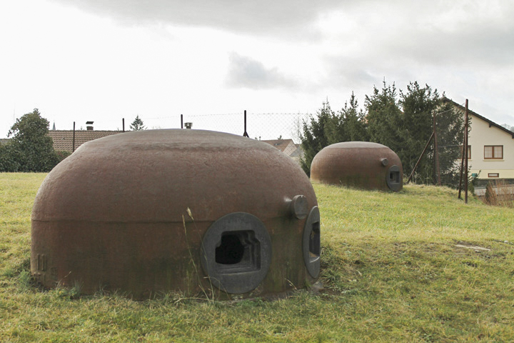 Ligne Maginot - ACHEN NORD - (Casemate d'infanterie) - La cloche AM équipant la casemate (cloche GFM au second plan) - Christian LENHARD