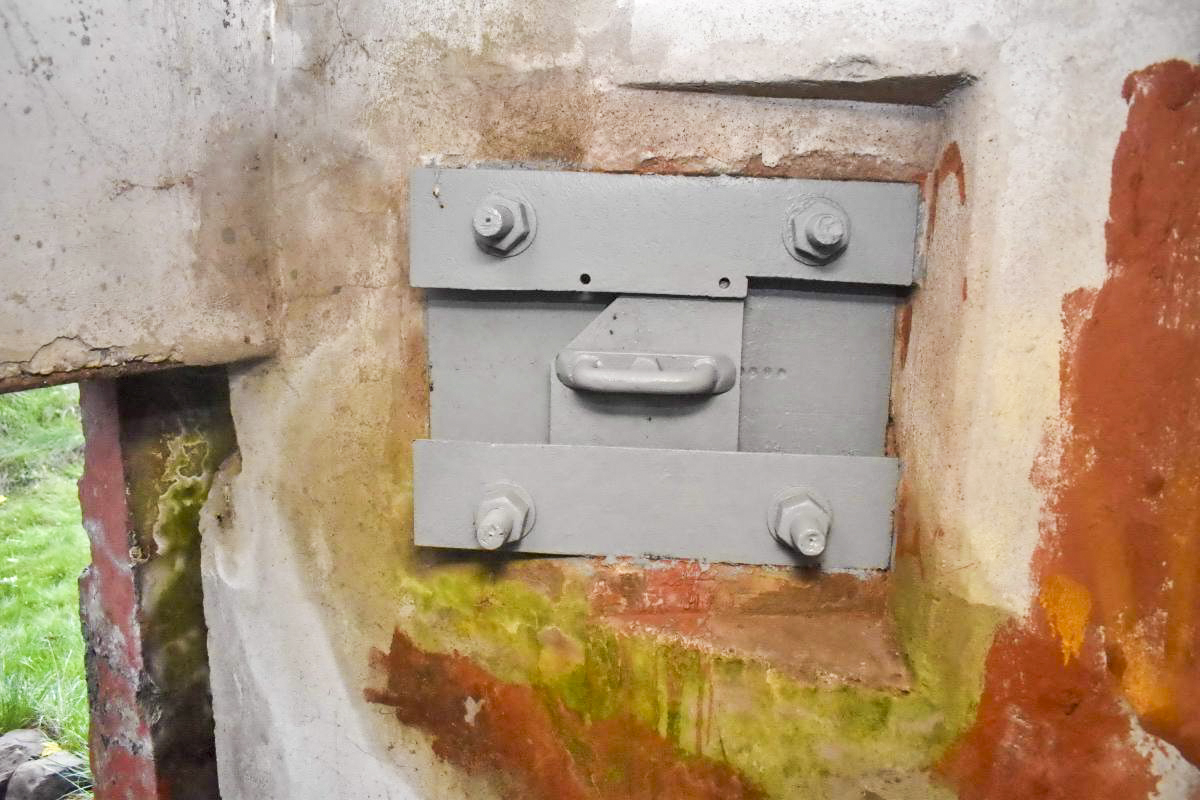 Ligne Maginot - 25 DE NEUNHOFFEN - (Blockhaus pour canon) - Créneau de défense rapproché de l'entrée matériel - Daniel Froehly