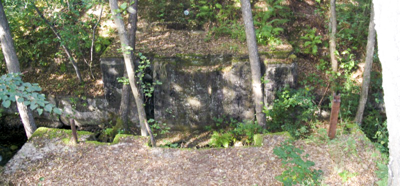 Ligne Maginot - GRAFENWEIHER Centre (Barrage 06) (Inondation défensive) - Le pertuis depuis la digue - Antoine SCHOEN
