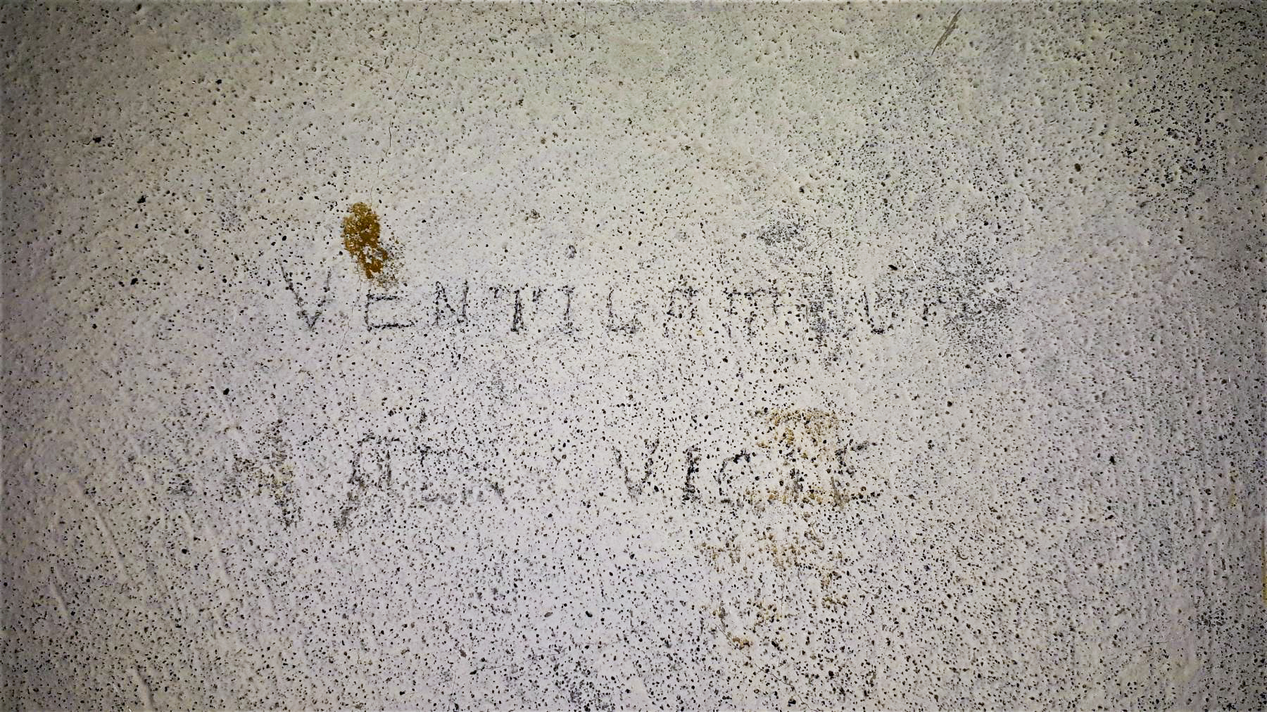 Ligne Maginot - HOFFEN - (Abri) - Inscription 'ventilateur air vicié' - Gregory Fuchs