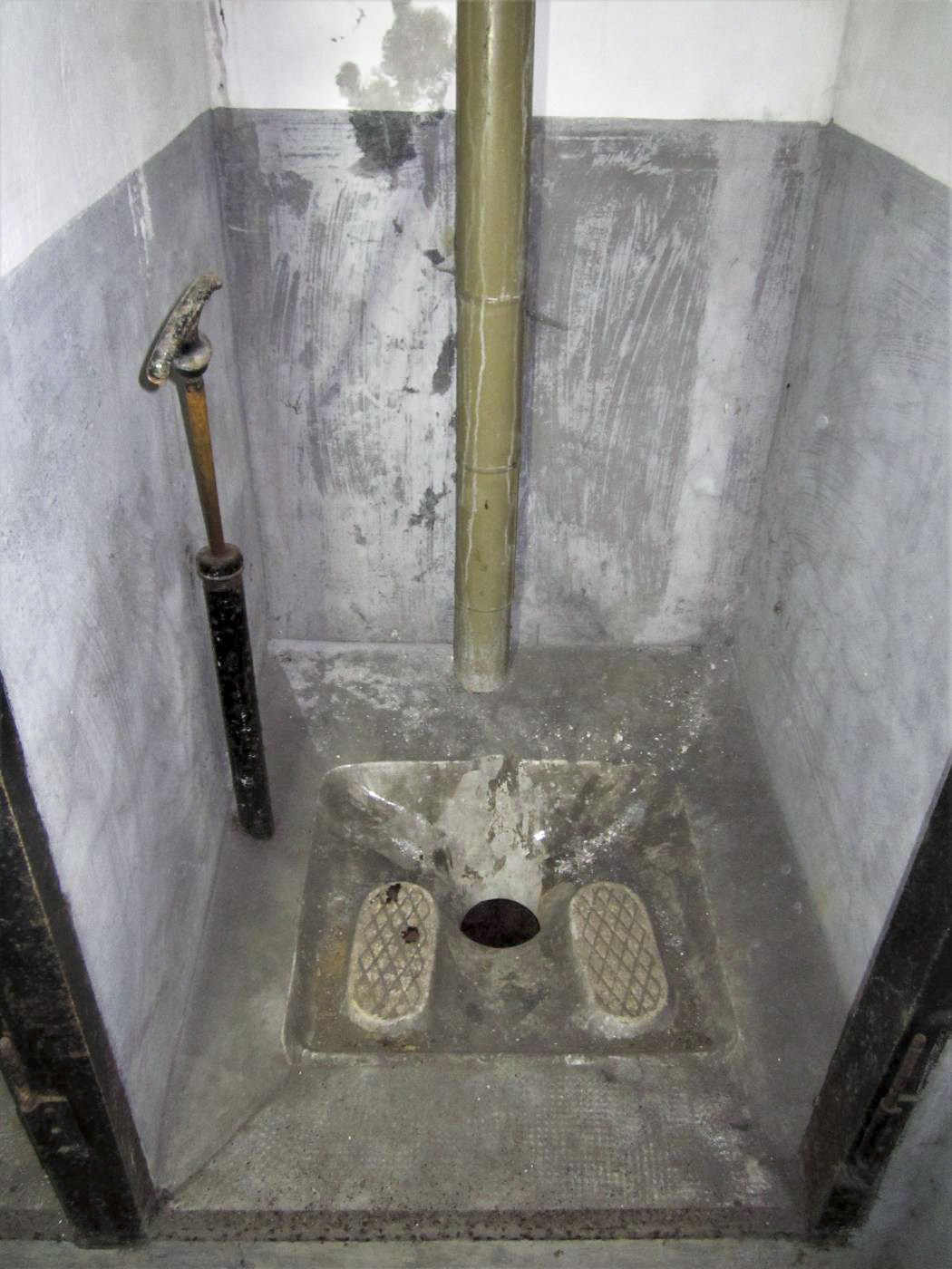 Ligne Maginot - HOFFEN - (Abri) - Latrines - Gregory Fuchs