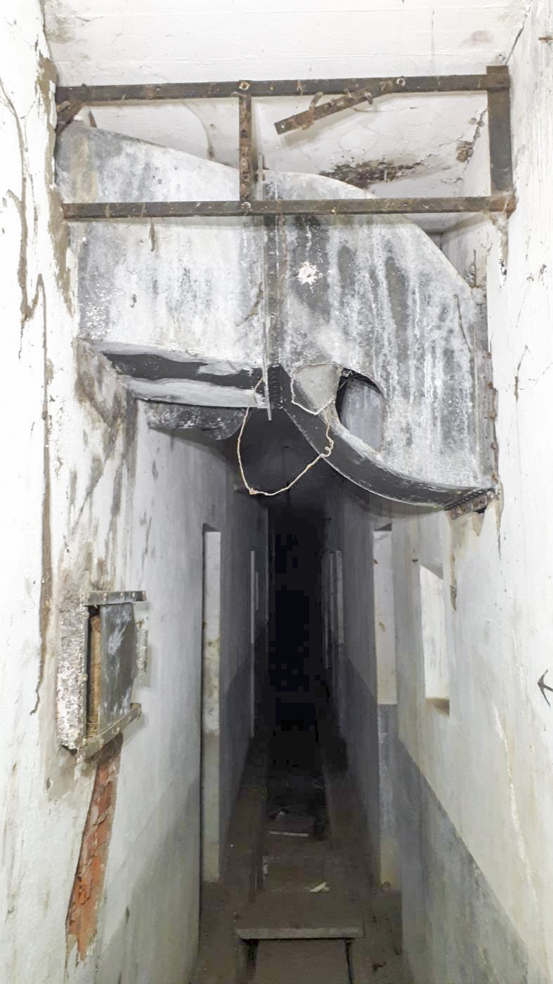 Ligne Maginot - HOFFEN - (Abri) - Conduit air pur dans le couloir avant - Gregory Fuchs