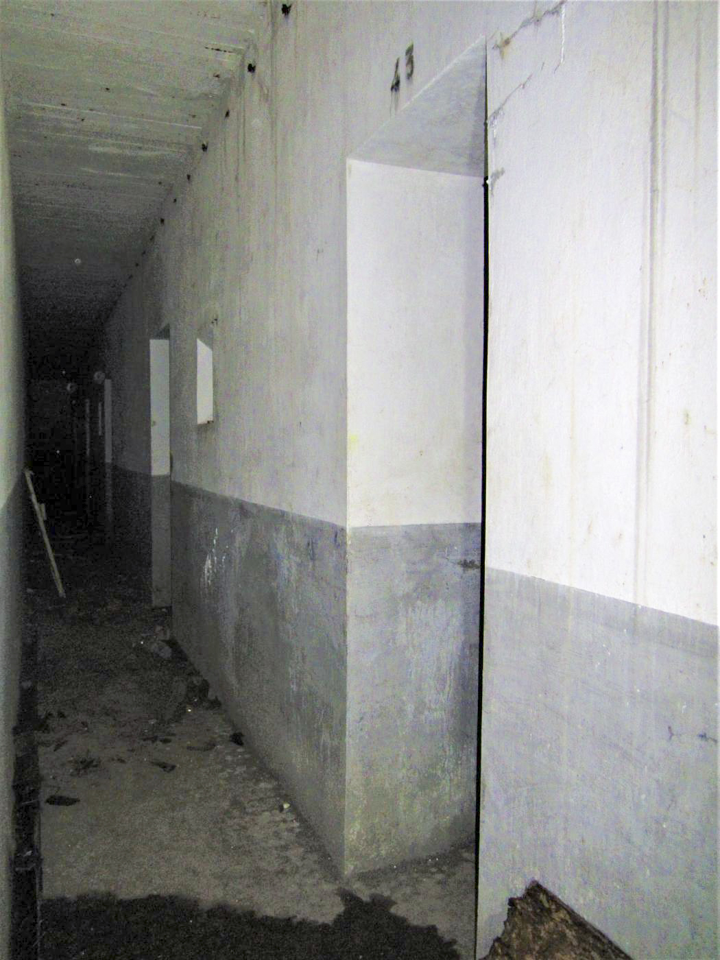 Ligne Maginot - HOFFEN - (Abri) - Entrée du local des réservoirs - Gregory Fuchs