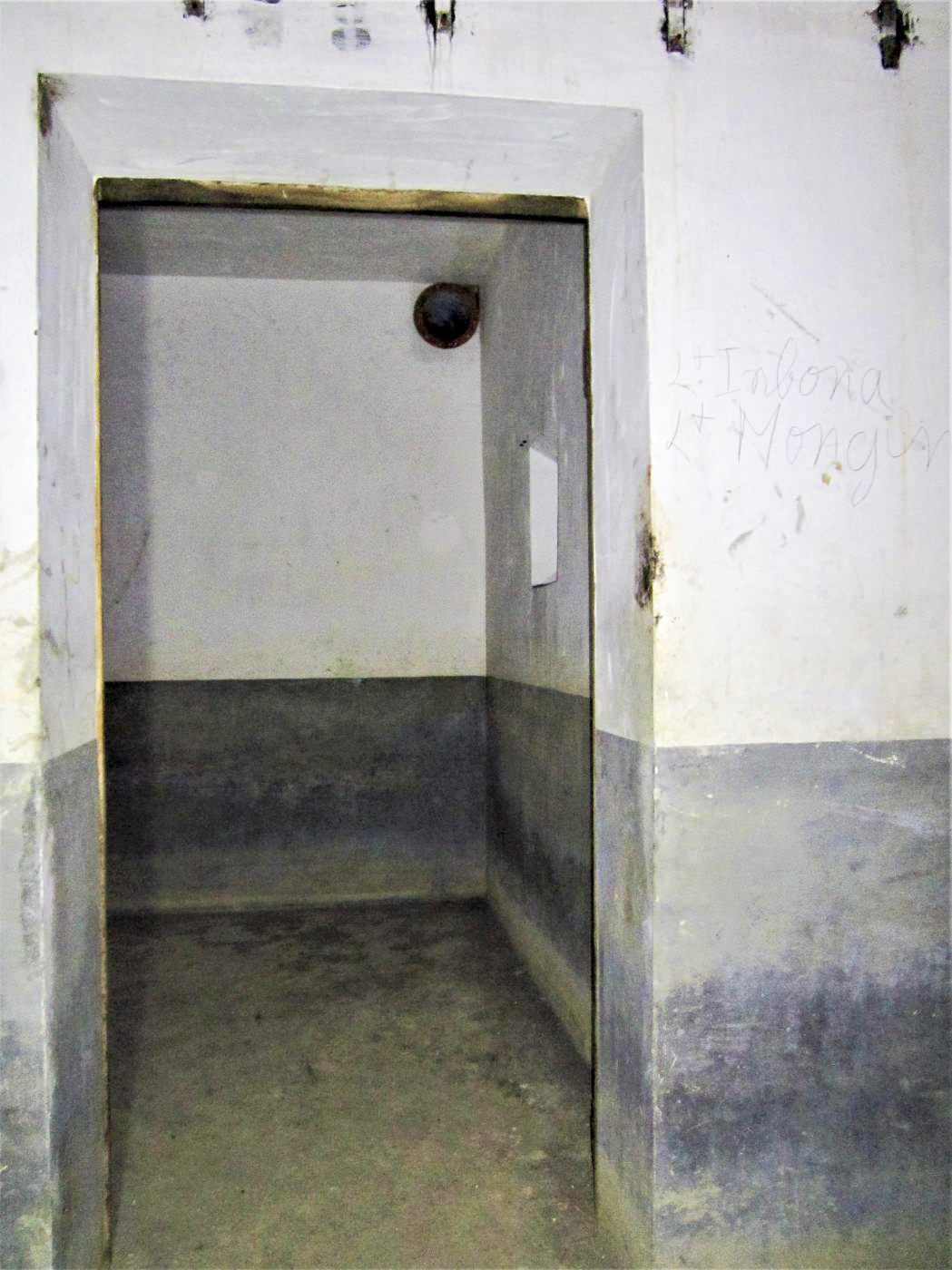 Ligne Maginot - HOFFEN - (Abri) - Entrée de la chambre d'officiers n°8
(PC) - Gregory Fuchs