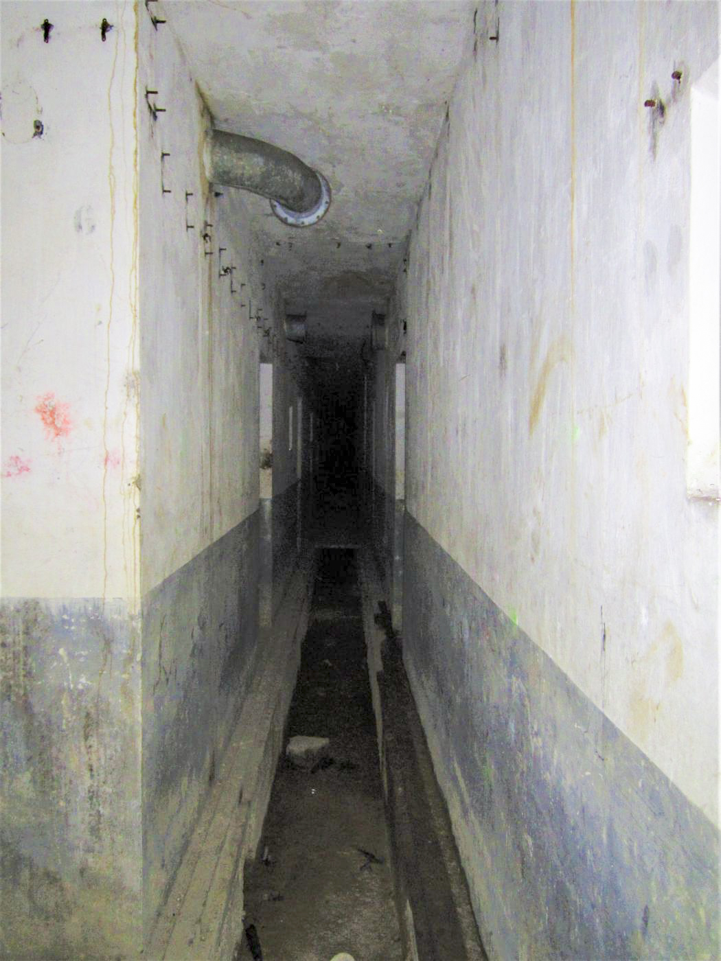 Ligne Maginot - HOFFEN - (Abri) - Couloir avant au niveau de l'escalier Nord - Gregory Fuchs
