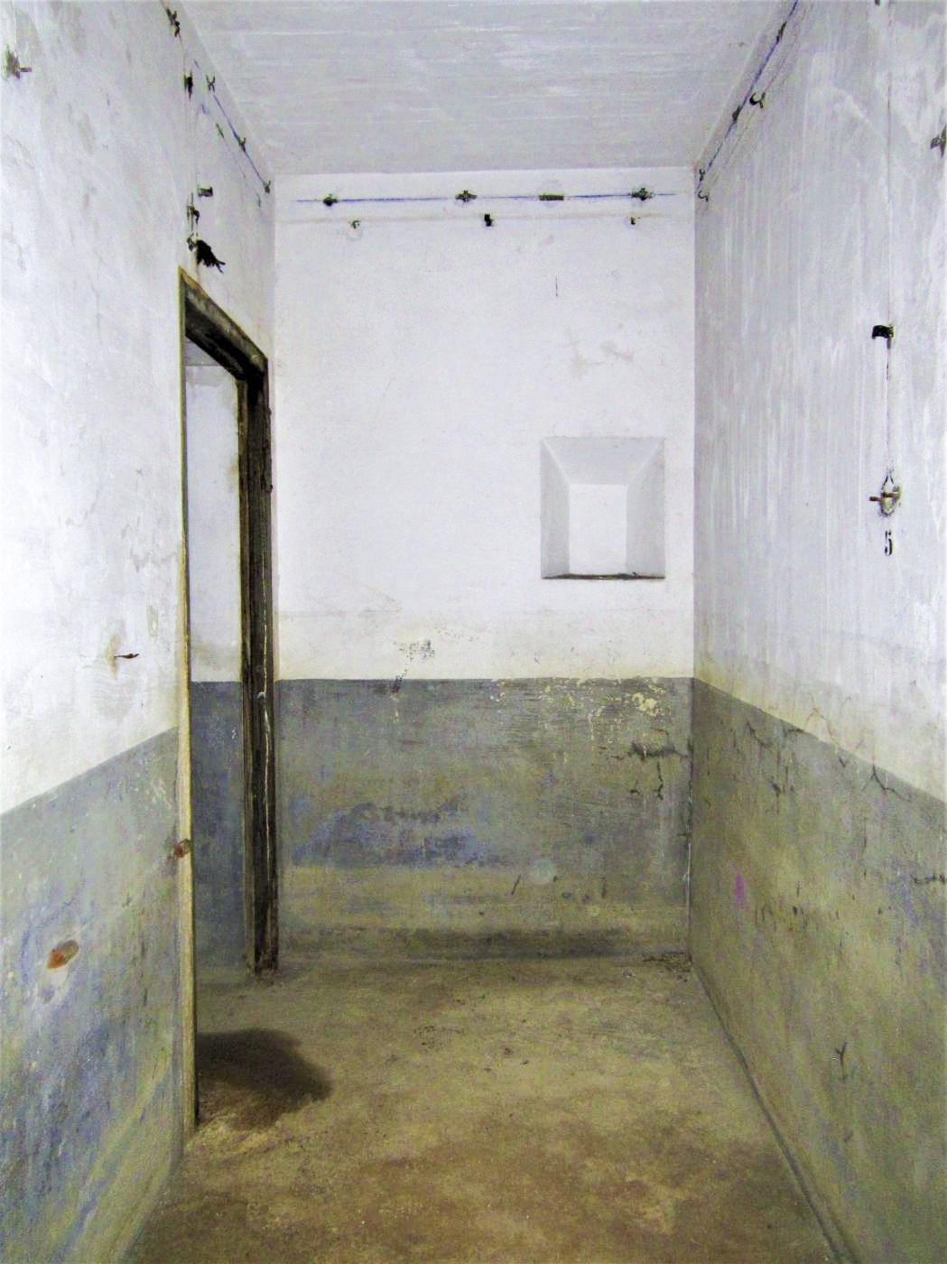 Ligne Maginot - HOFFEN - (Abri) - Local TSF
(PC) - Gregory Fuchs