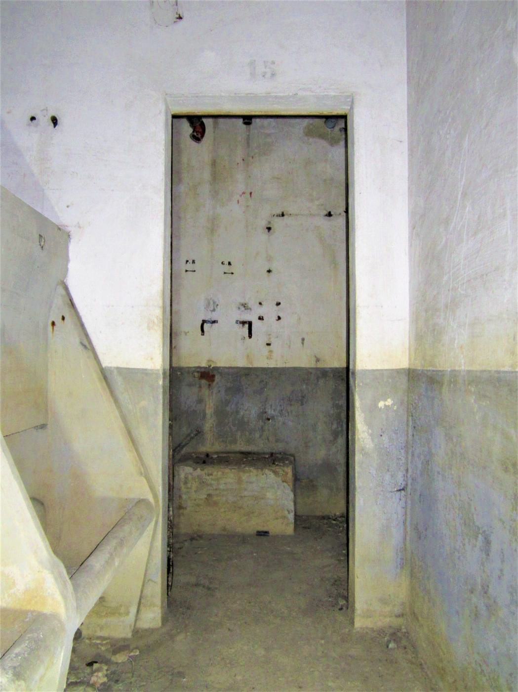 Ligne Maginot - HOFFEN - (Abri) - Entrée du local du puits - Gregory Fuchs