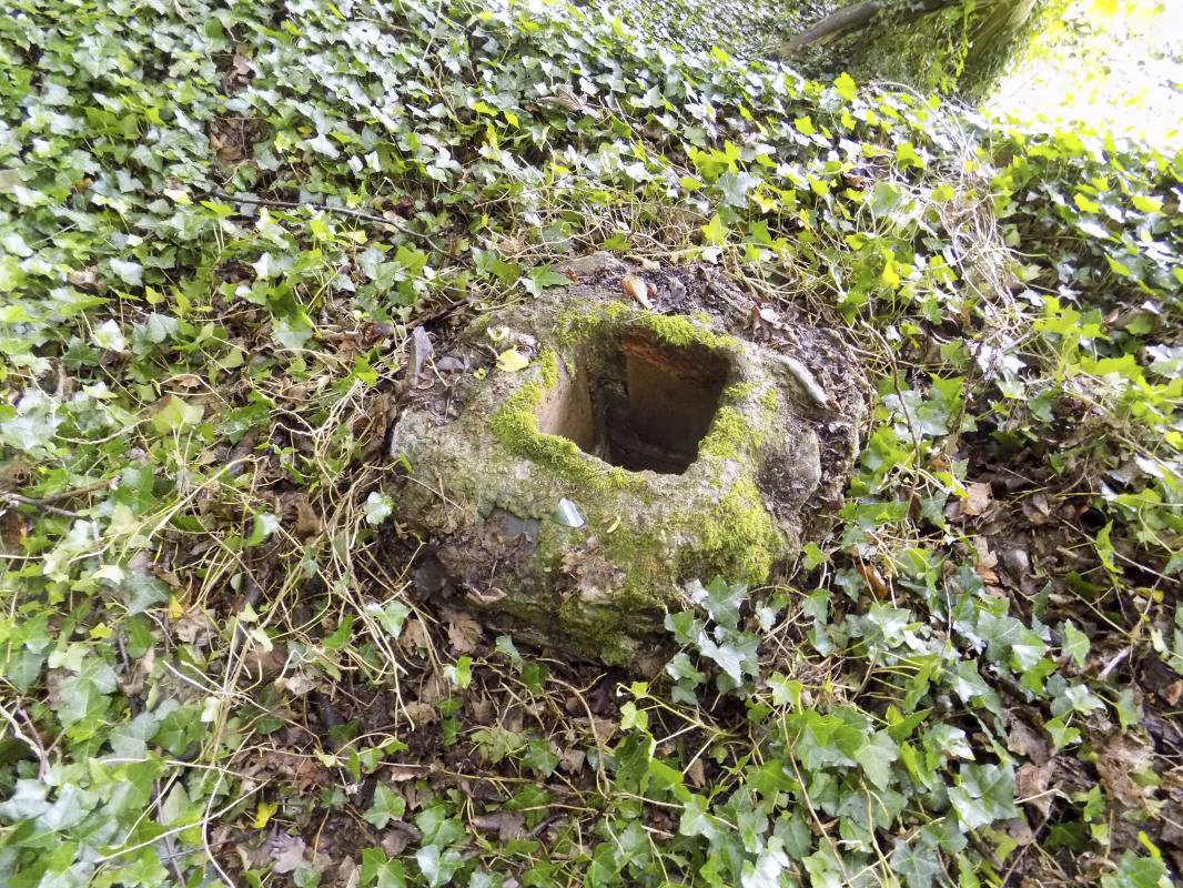 Ligne Maginot - Blockhaus Bb59-B - BOIS de l'HERMITAGE Nord - Cheminée - R Tucler