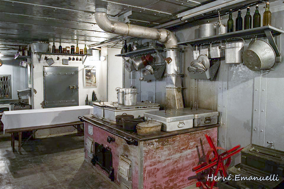 Ligne Maginot - MC21 - MC29B (Casemate d'infanterie - double) - Cuisinière Bonnaire-Zimmermann - EMANUELLI Hervé
