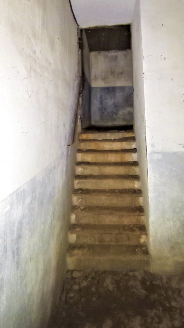 Ligne Maginot - REYERSVILLER - (Abri) - Accès direct au local du piquet de garde depuis la cage d'escalier - Baptiste GAUDIN