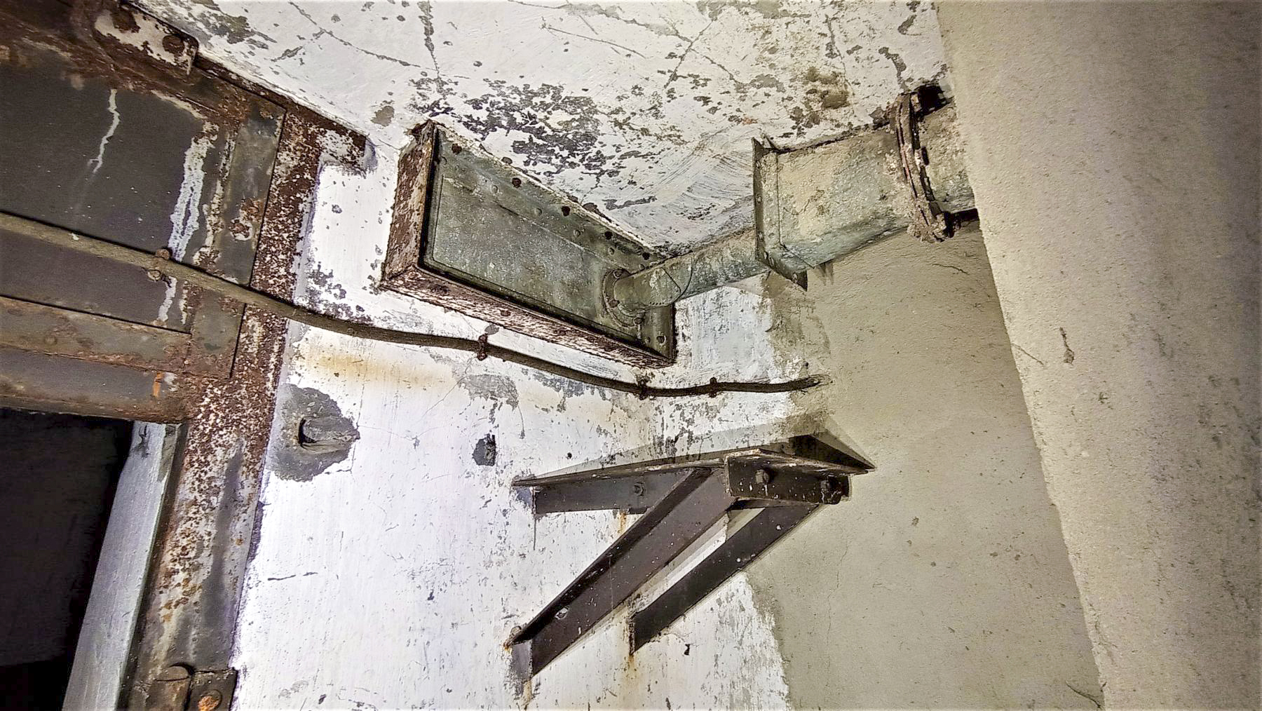 Ligne Maginot - REYERSVILLER - (Abri) - Support du Ventilateur de mise en surpression de la caponnière - Baptiste GAUDIN