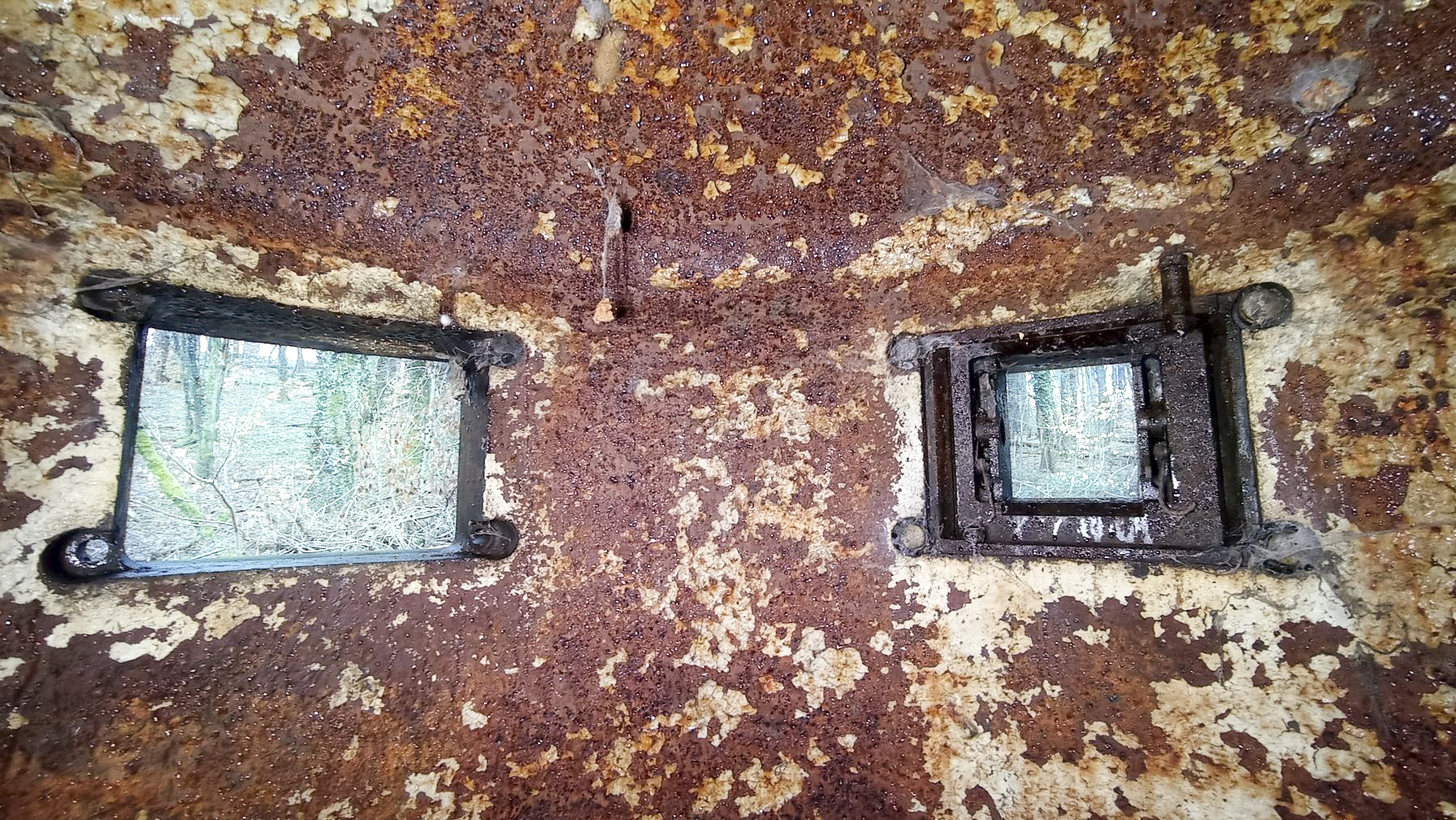 Ligne Maginot - FREUDENBERG (QUARTIER SCHIESSECK - I/37° RIF) - (Abri) - Créneaux de la cloche GFM - Baptiste GAUDIN