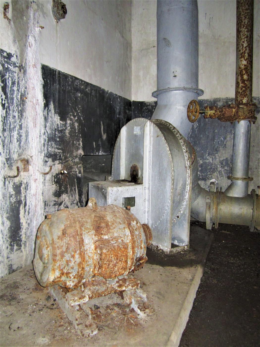 Ligne Maginot - FREUDENBERG (QUARTIER SCHIESSECK - I/37° RIF) - (Abri) - Ventilateur air gazé - Gregory Fuchs