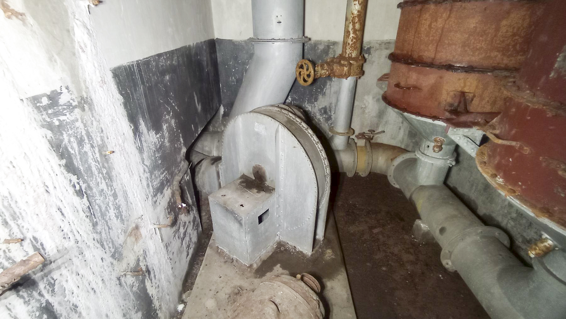 Ligne Maginot - FREUDENBERG (QUARTIER SCHIESSECK - I/37° RIF) - (Abri) - Ventilateur air gazé - Baptiste GAUDIN