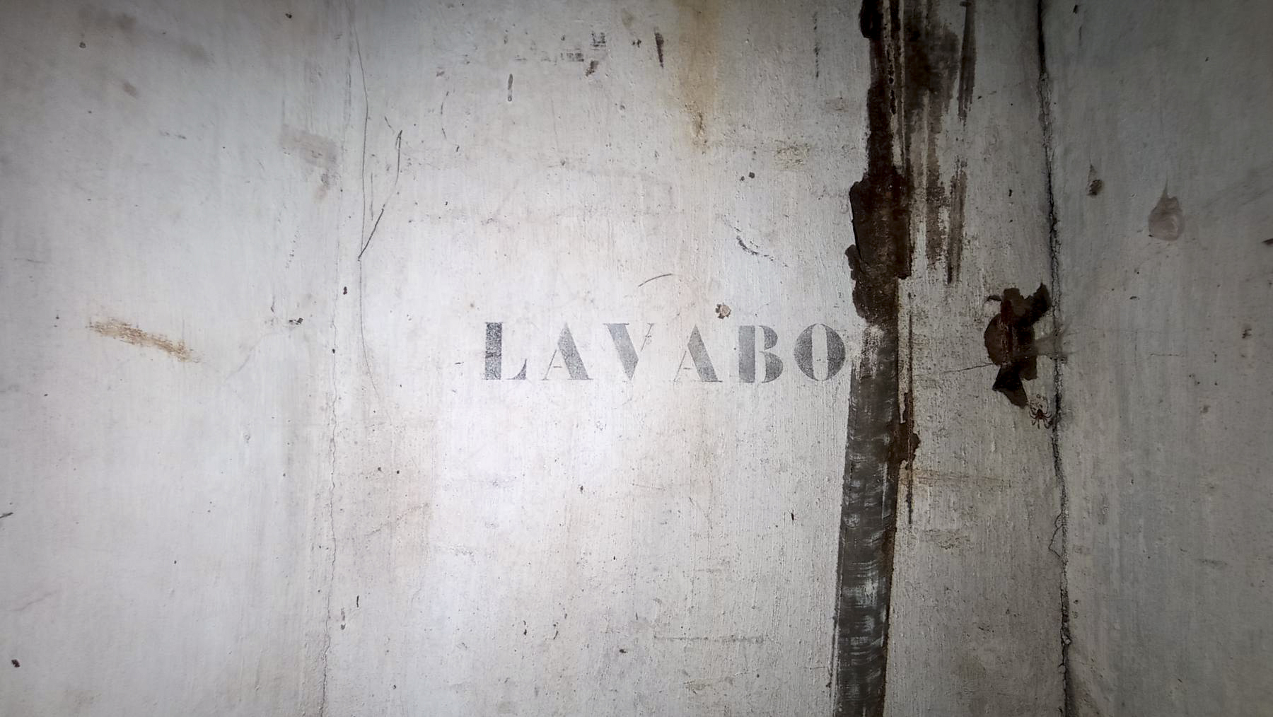Ligne Maginot - FREUDENBERG - (Observatoire d'artillerie) - Inscription 'lavabo' - Baptiste GAUDIN