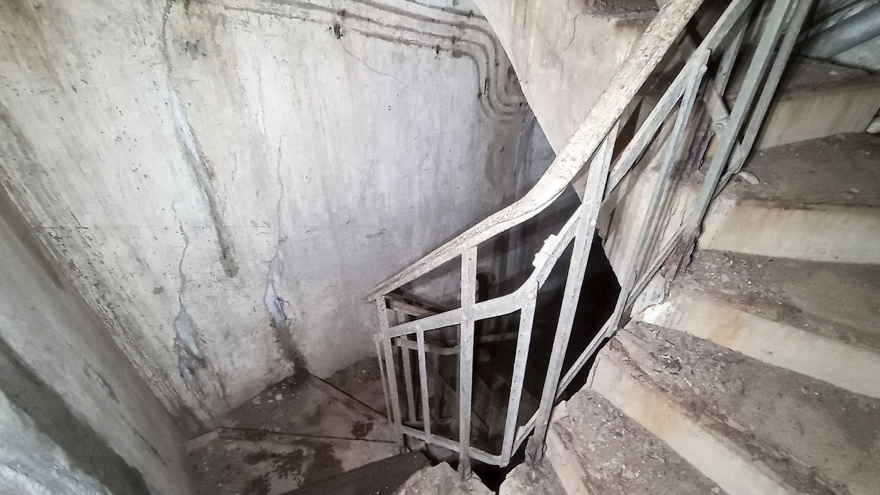 Ligne Maginot - FREUDENBERG - (Observatoire d'artillerie) - Cage d'escalier menant à l'observatoire - Baptiste GAUDIN