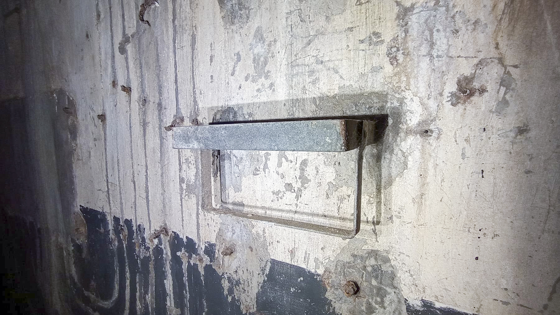 Ligne Maginot - FREUDENBERG - (Observatoire d'artillerie) - Support pour piles Leclanché - Baptiste GAUDIN