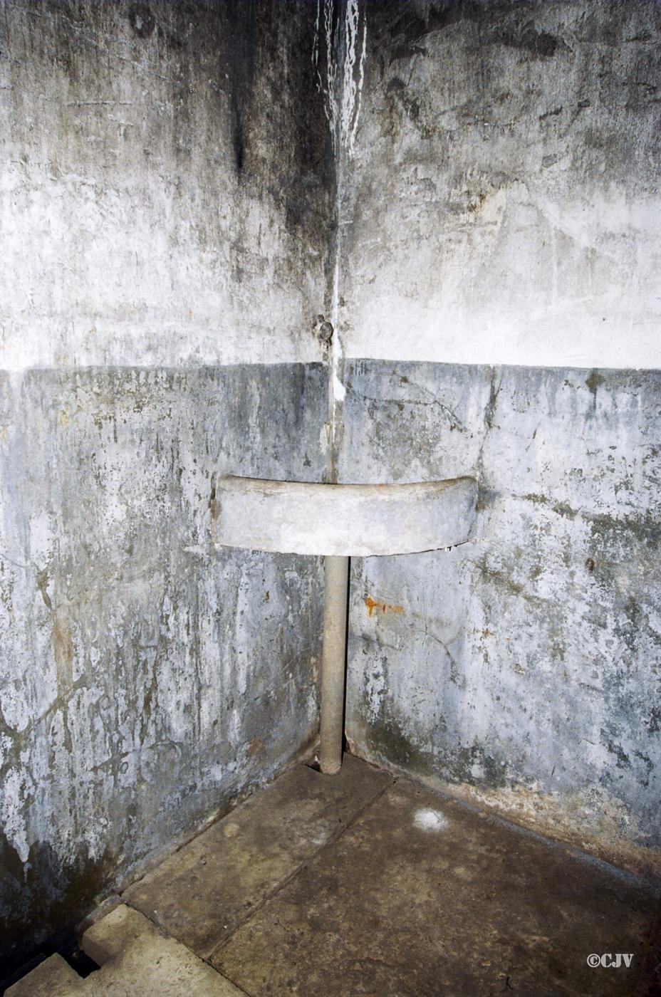 Ligne Maginot - REYERSVILLER - (Abri) - Cuisine
Lavabo - Lia VERMEULEN