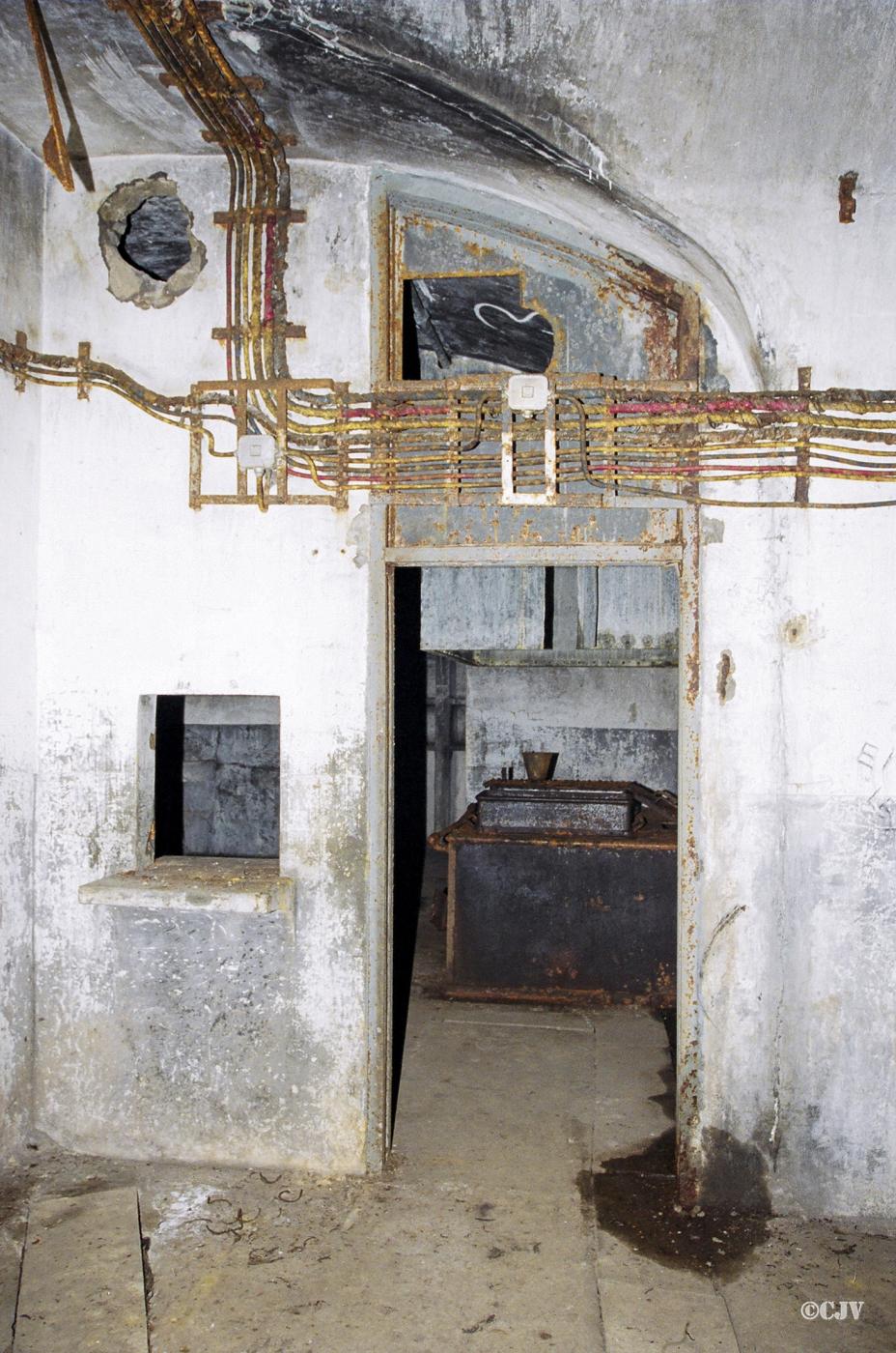 Ligne Maginot - REYERSVILLER - (Abri) - Entrée de la cuisine - Lia VERMEULEN