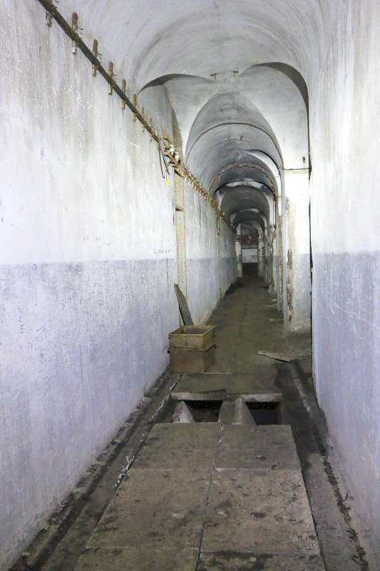 Ligne Maginot - REYERSVILLER - (Abri) - Couloir au niveau des réservoirs et du puits - GRASSER Michel