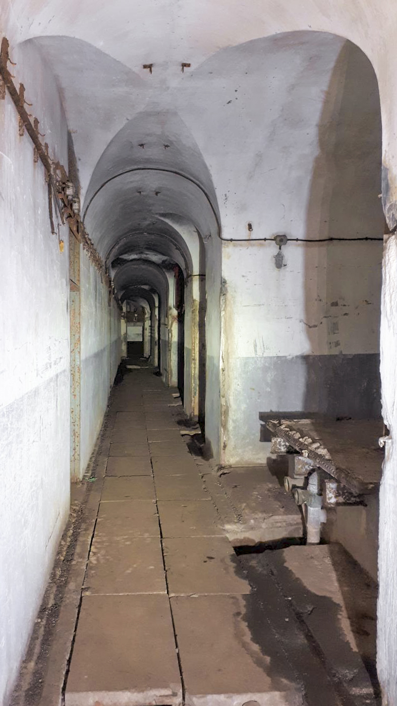 Ligne Maginot - REYERSVILLER - (Abri) - Couloir au niveau des réservoirs et du puits - Gregory Fuchs