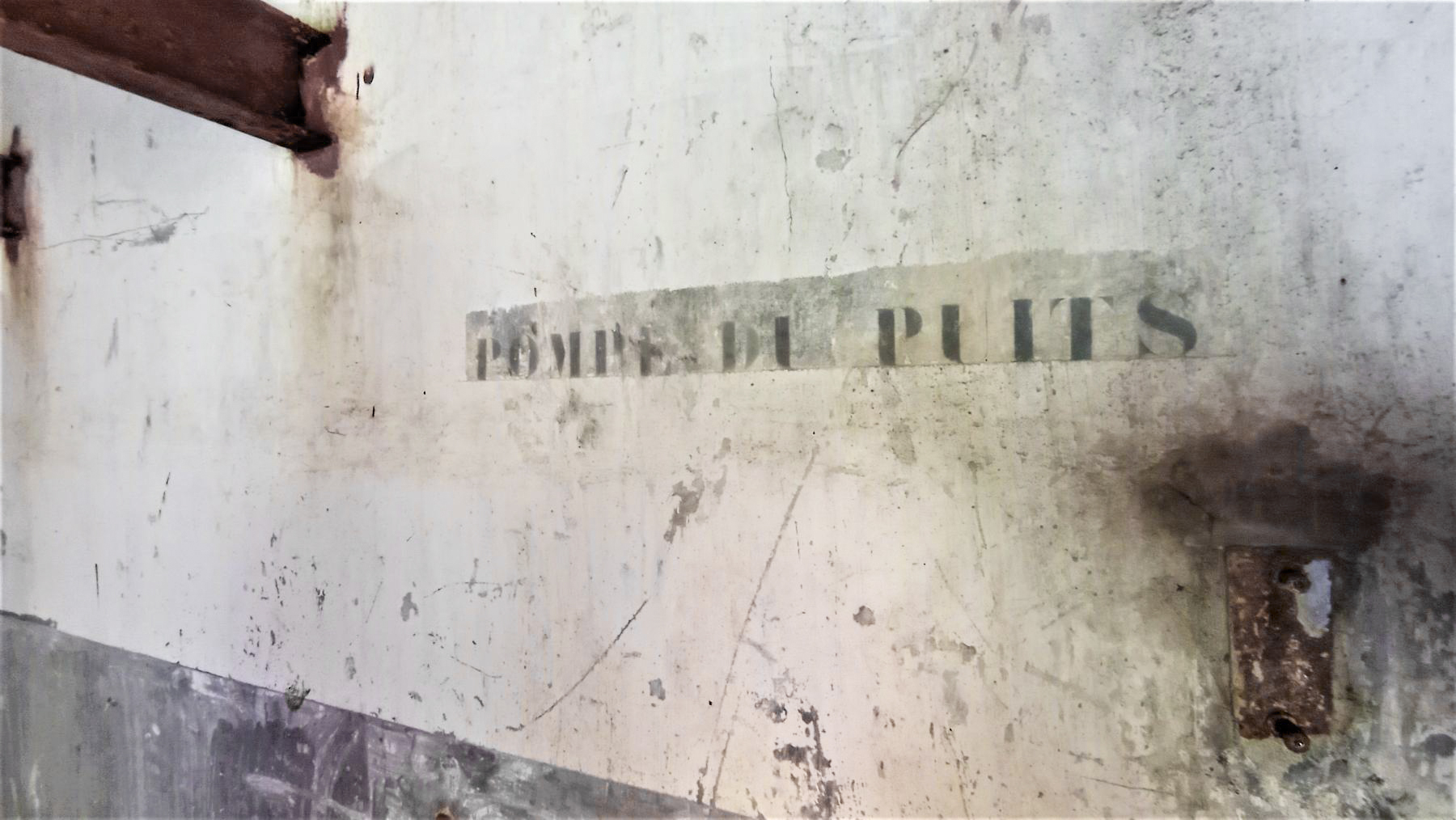 Ligne Maginot - REYERSVILLER - (Abri) - Inscription 'pompe du puits' - Baptiste GAUDIN