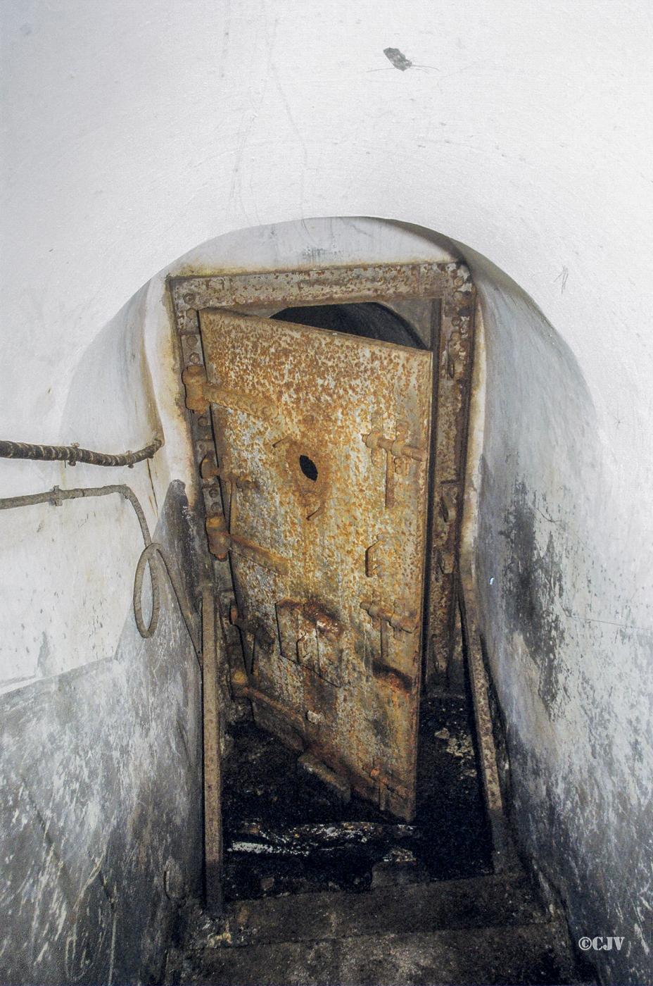 Ligne Maginot - REYERSVILLER - (Abri) - Porte blindée de l'égout - Lia VERMEULEN