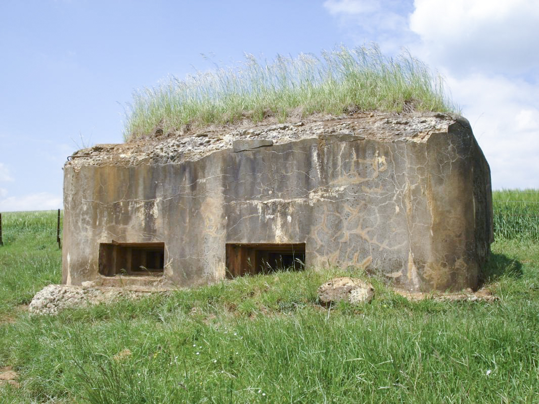 Ligne Maginot - 75BIS - POTINVAUX - (Blockhaus pour arme infanterie) - Les créneaux - R Tucker