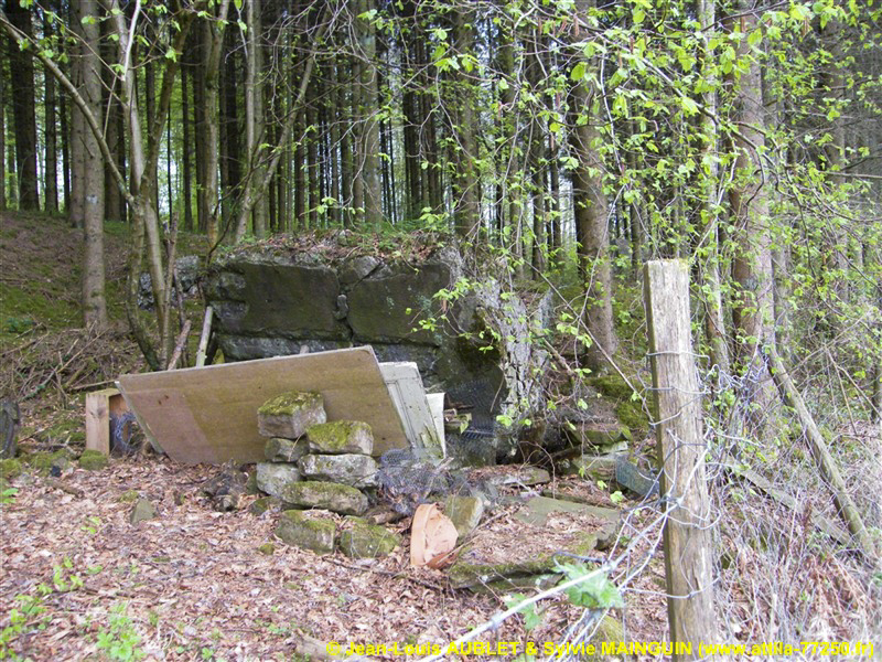 Ligne Maginot - SCHMELTZBACH OUEST - (Casemate d'infanterie - Simple) -  - Jean-Louis AUBLET & Sylvie MAINGUIN
