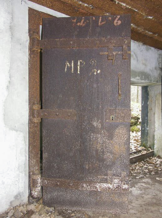 Ligne Maginot - MAIN DU PRINCE 1 - (Blockhaus pour canon) - Entrée du personnel
Porte blindée intérieure entre la caponnière et la chambre de tir - Pascal LAMBERT