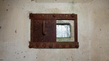 Ligne Maginot - FM39 - DIEBSKOPF 1 - (Blockhaus pour arme infanterie) - Détail du créneau latéral droit