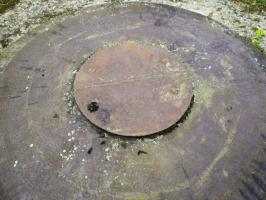 Ligne Maginot - FOUR A CHAUX - FAC - (Ouvrage d'artillerie) - Bloc 3
La cloche LG obturée, l'arme n'ayant jamais été mise au point