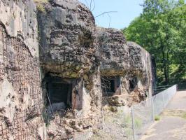 Ligne Maginot - HACKENBERG - A19 (Ouvrage d'artillerie) - Bloc 8
Casemate d'artillerie pilonnée par l'artillerie américaine en 1944