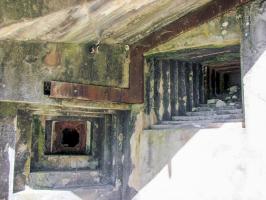 Ligne Maginot - Ouvrage d'artillerie du HACKENBERG - Bloc 21
Détails d'un créneau FM et du créneau AC 37.