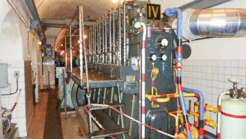 Ligne Maginot - HACKENBERG - A19 (Ouvrage d'artillerie) - L'usine électrique
Groupe électrogène à moteur SGCM 6 GVU 42