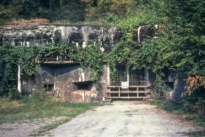 Ligne Maginot - GALGENBERG - A15 - (Ouvrage d'artillerie) - Entrée munitions
1982