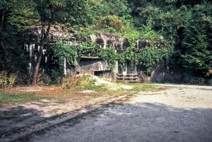 Ligne Maginot - GALGENBERG - A15 - (Ouvrage d'artillerie) - Entrée munitions
1982