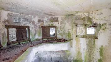 Ligne Maginot - FM38 - DIEBSKOPF 2 - (Blockhaus pour arme infanterie) - Chambre de tir 
Coté droit