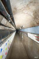 Ligne Maginot - GRAND LOT - X2 - (Abri) - Galerie de liaison avec l'ouvrage du Rochonvillers
Les fléchage colorés au mur sont les itinéraires d'évacuation en cas d'incendie