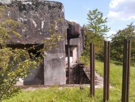 Ligne Maginot - LEMBACH - (Ouvrage d'infanterie) - Bloc 2
Rails antichar et projecteur blindé