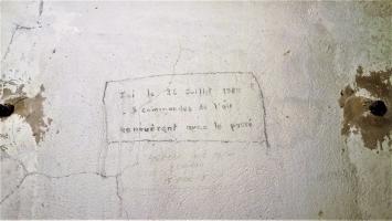 Ligne Maginot - NONNENHARDT N°2 - (Blockhaus pour arme infanterie) - Chambre de repos
Inscription 'Ici le 26 juillet 1980 3 commandos de l'air renouèrent avec le passé'