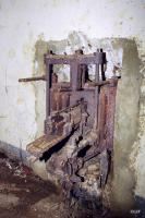 Ligne Maginot - A12 - ERMITAGE SUD - (Casemate d'infanterie) - Trémie type Lille pour mitrailleuse Hotchkiss (incomplète)
Etat 1998