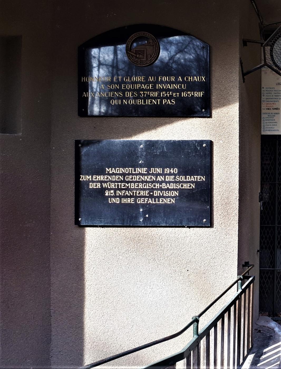 Ligne Maginot - FOUR A CHAUX - FAC - (Ouvrage d'artillerie) - Entrée munitions
Plaques commémoratives des combats de Juin 1940 - Gregory Fuchs