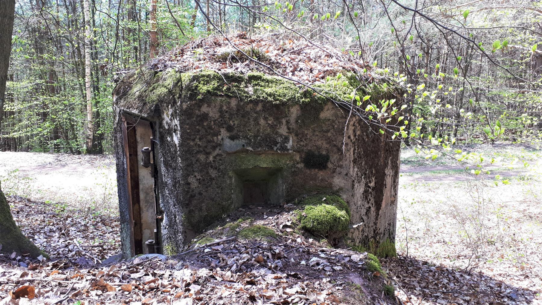 Ligne Maginot - FM45 - NONNENHARDT CENTRE 2 - (Blockhaus pour arme infanterie) - Créneau droit - Gregory Fuchs