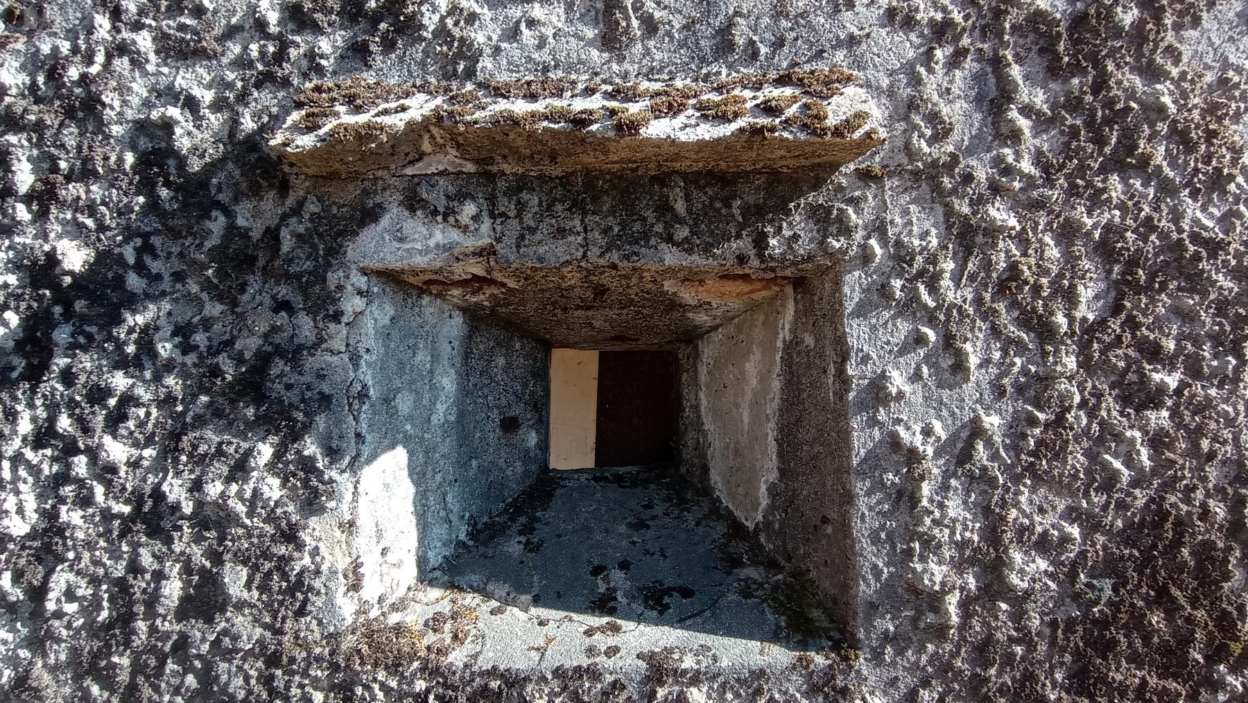 Ligne Maginot - FM78 - BETZENTHAL 5 - (Blockhaus pour arme infanterie) - Détail du créneau latéral  - Baptiste GAUDIN